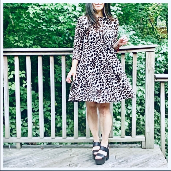 Dresses & Skirts - ✨LAST ✨Leopard print swing dress with side pockets